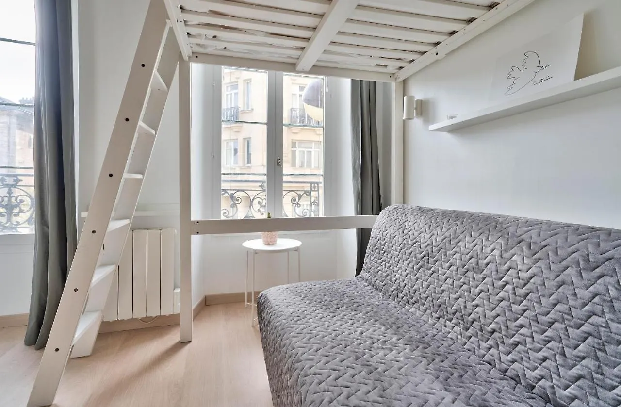 Pretty Mezzanine Studio In The Heart Of Paris 0*,