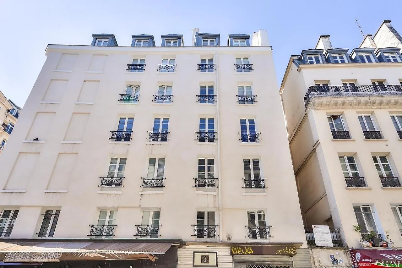 Pretty Mezzanine Studio In The Heart Of Paris Lejlighed